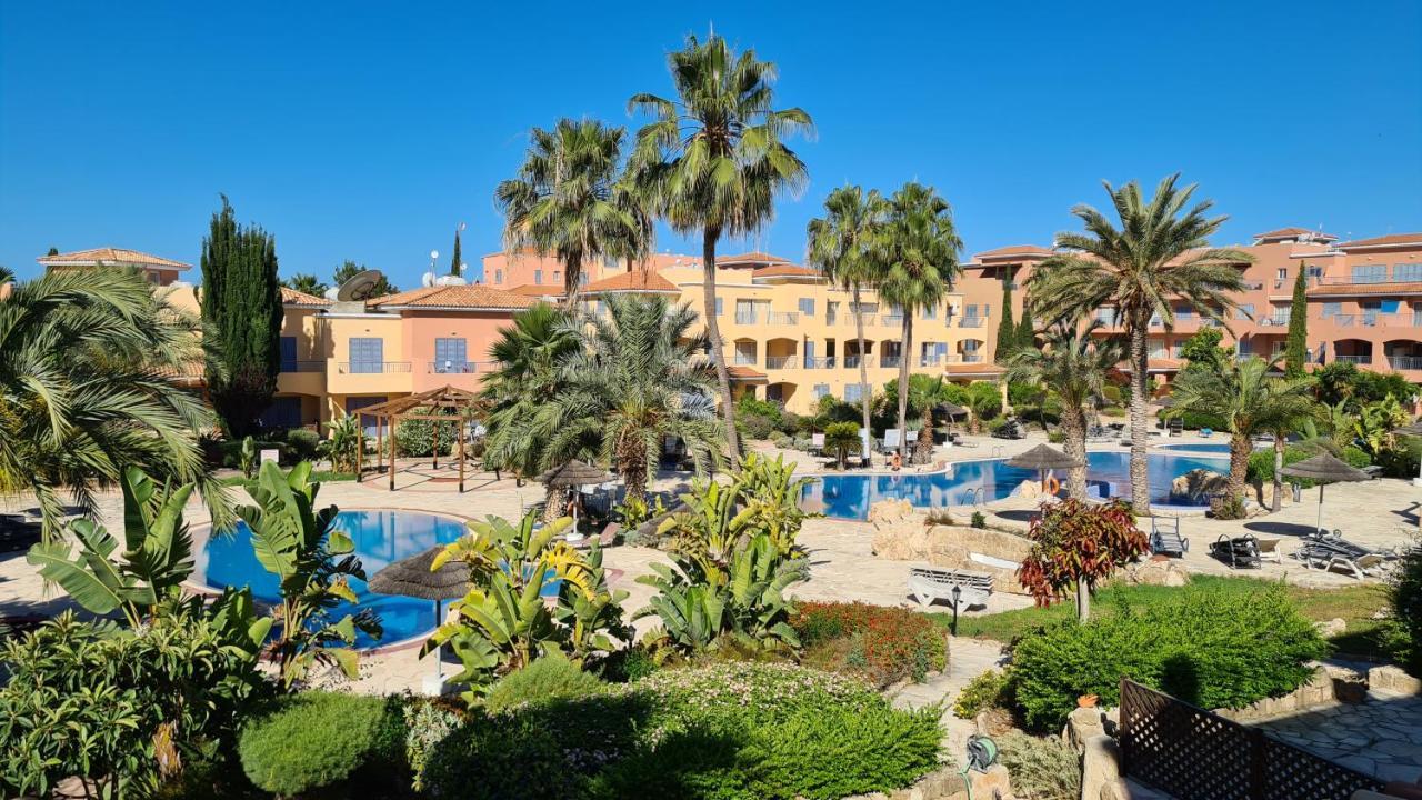 Sunny Limnaria Gardens 2 Bedroom Apartment Paphos Exterior photo